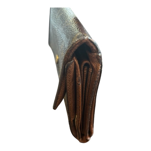 Louis Vuitton Monogram Alexandra Wallet – Classic Trifold - Picture 3 of 12